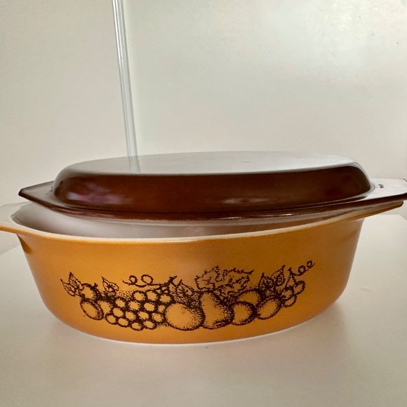 Vintage Pyrex old orchard oval casserole dish with lid - Picture 11 of 12